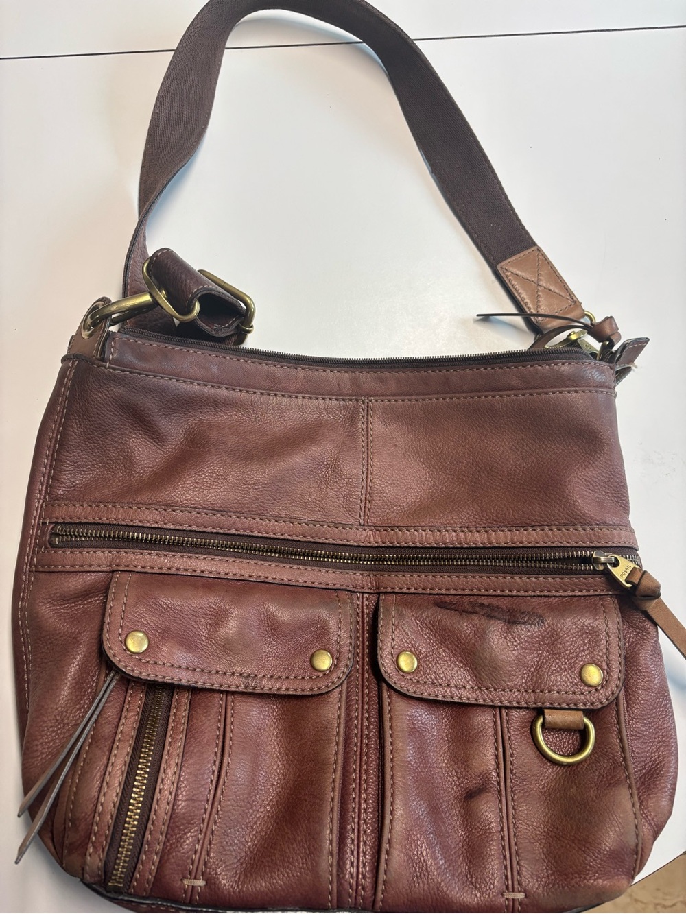 FOSSIL “MORGAN” TRAVELLER CROSSBODY LEATHER BAG (marks on exterior)